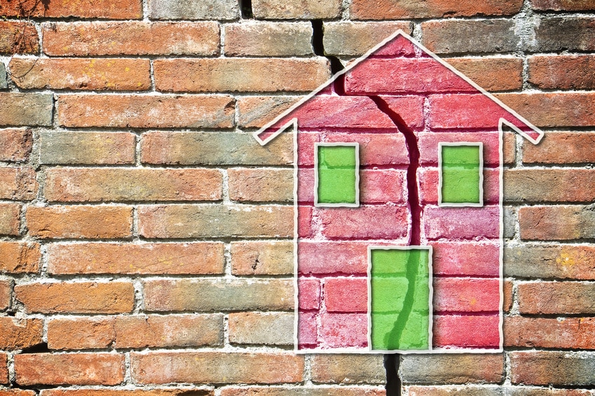 Quels sont les types de fissures les plus courants dans les maisons à Lyon ?