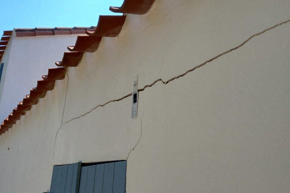 Pourquoi les fissures apparaissent-elles sur les murs des maisons à Lyon ?